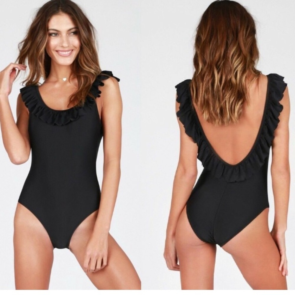 Sugar Coast Ruffled One Piece Swimsuit in black Size S